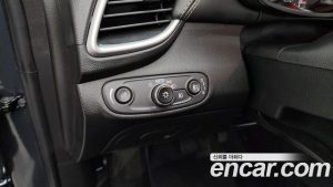 ChevroletGMDaewoo Trax 1.6 Дизель LT 2021 года из Южной Кореи