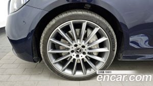 Mercedes-Benz E-Class E350 4MATIC AMG Line Edition 2021 года из Южной Кореи