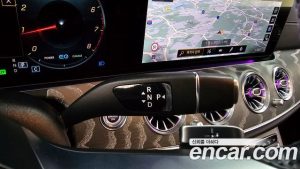 Mercedes-Benz E-Class E350 4MATIC AMG Line Edition 2021 года из Южной Кореи
