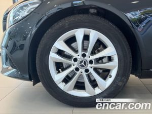 Mercedes-Benz C-Class C200 Avantgarde 2020 года из Южной Кореи