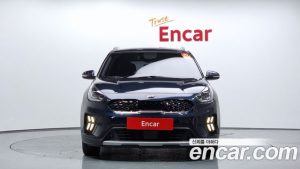 Kia Niro 1.6 HEV 2020 года из Южной Кореи