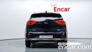 Kia Niro 1.6 HEV 2020 года из Южной Кореи