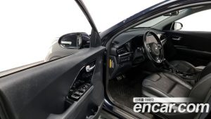 Kia Niro 1.6 HEV 2020 года из Южной Кореи