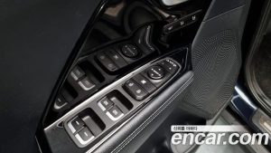Kia Niro 1.6 HEV 2020 года из Южной Кореи