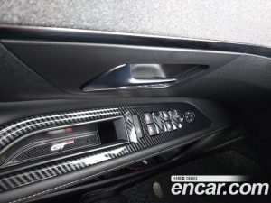 Peugeot 5008 1.5 BlueHDi GT Line 2020 года из Южной Кореи