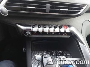 Peugeot 5008 1.5 BlueHDi GT Line 2020 года из Южной Кореи