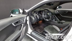 Jaguar F-TYPE P300 Coupe 2020 года из Южной Кореи