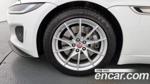 Jaguar F-TYPE P300 Cabriolet 2021 года из Южной Кореи