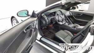 Jaguar F-TYPE P300 Cabriolet 2021 года из Южной Кореи