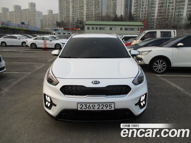 Kia Niro 1.6 HEV 2020 года из Кореи