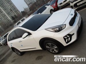Kia Niro 1.6 HEV 2020 года из Южной Кореи