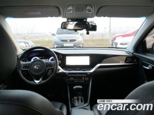 Kia Niro 1.6 HEV 2020 года из Южной Кореи
