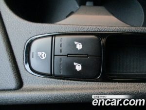 Kia Niro 1.6 HEV 2020 года из Южной Кореи