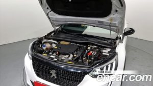 Peugeot 2008 1.5 BlueHDi GT Line 2021 года из Южной Кореи