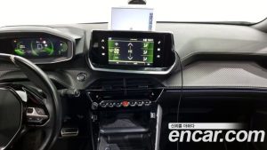 Peugeot 2008 1.5 BlueHDi GT Line 2021 года из Южной Кореи