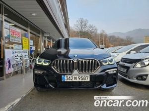 BMW X6 M50i 2021 года из Южной Кореи