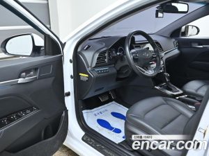 Hyundai AVANTE 1.6 2020 года из Южной Кореи