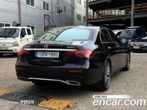 Mercedes-Benz E-Class E220d 4MATIC AMG Line 2021 года из Южной Кореи