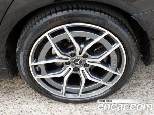 Mercedes-Benz E-Class E220d 4MATIC AMG Line 2021 года из Южной Кореи