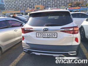 Kia Seltos Бензин 1.6 Turbo 2WD 2020 года из Южной Кореи