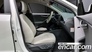 Kia Niro Prestige 2024 года из Южной Кореи