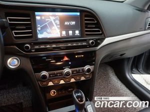 Hyundai AVANTE 1.6 2020 года из Южной Кореи