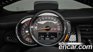 Mini Cooper Convertible DEFAULT 2020 года из Южной Кореи