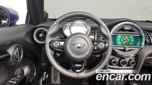 Mini Cooper Convertible DEFAULT 2020 года из Южной Кореи