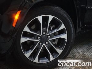 Jeep Cherokee L 3.6 Summit Reserve 2023 года из Южной Кореи