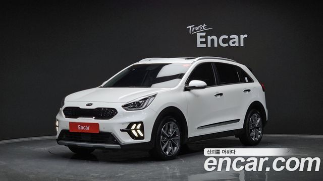 Kia Niro 1.6 HEV 2020 года из Кореи