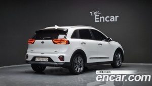 Kia Niro 1.6 HEV 2020 года из Южной Кореи
