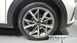 Kia Niro 1.6 HEV 2020 года из Южной Кореи