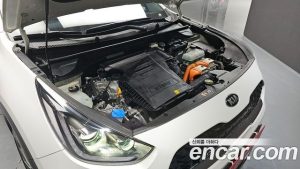 Kia Niro 1.6 HEV 2020 года из Южной Кореи