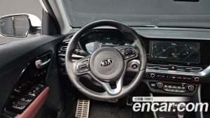 Kia Niro 1.6 HEV 2020 года из Южной Кореи