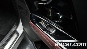Kia Niro 1.6 HEV 2020 года из Южной Кореи