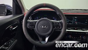 Kia Niro 1.6 HEV 2020 года из Южной Кореи