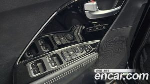 Kia Niro 1.6 HEV 2020 года из Южной Кореи