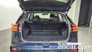 Kia Niro 1.6 HEV 2020 года из Южной Кореи