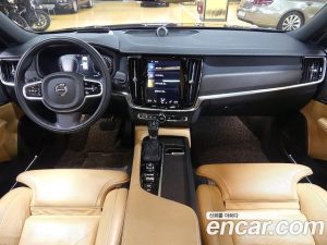 Volvo V90 T5 PRO AWD 2020 года из Южной Кореи