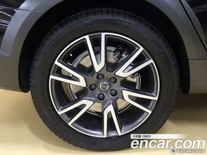 Volvo V90 T5 PRO AWD 2020 года из Южной Кореи