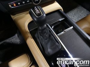Volvo V90 T5 PRO AWD 2020 года из Южной Кореи
