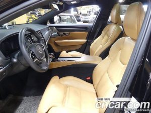 Volvo V90 T5 PRO AWD 2020 года из Южной Кореи