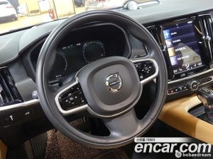 Volvo V90 T5 PRO AWD 2020 года из Южной Кореи