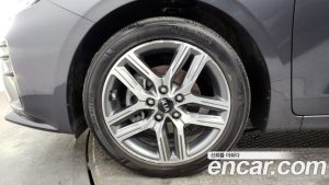 Kia K3 Signature 2021 года из Южной Кореи