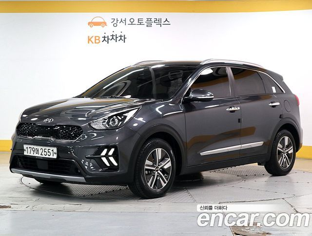 Kia Niro 1.6 HEV 2020 года из Кореи