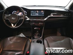Kia Niro 1.6 HEV 2020 года из Южной Кореи