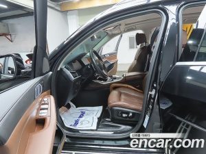 BMW X7 xDrive 30d Design Pure Excellence 7-Seater 2020 года из Южной Кореи