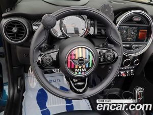 Mini Cooper Convertible SIDEWALK 2020 года из Южной Кореи