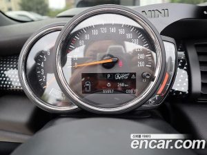 Mini Cooper Convertible SIDEWALK 2020 года из Южной Кореи