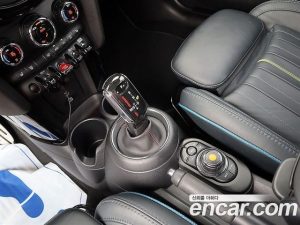Mini Cooper Convertible SIDEWALK 2020 года из Южной Кореи
